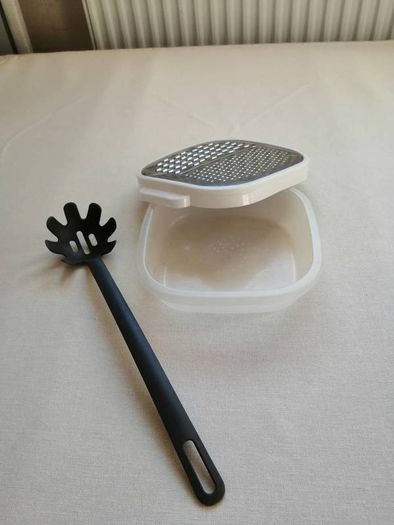 Grater &  spaghetti spoon