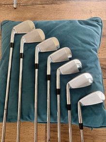 Nike Victory Red Pro Combo Irons 4-PW Dynammic Gold S300 Stiff