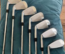 Nike Victory Red Pro Combo Irons 4-PW Dynammic Gold S300 Stiff