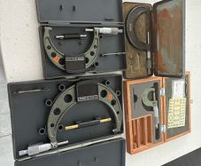 Bundle of Outside Micrometers.Mitutoyo & Vintage Micrometers.Engineering Measuring Tools
