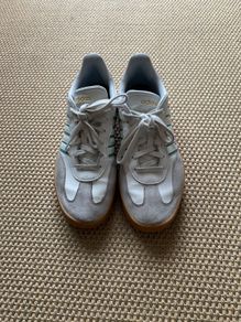 Adidas White Barreda Sneakers size 9 - Like new