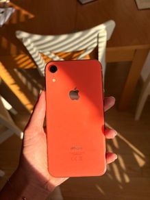 iPhone XR 64GB Coral  Unlocked, Good Condi