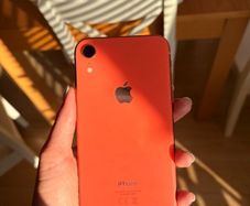 iPhone XR 64GB Coral  Unlocked, Good Condi