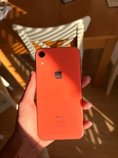 iPhone XR 64GB Coral  Unlocked, Good Condi