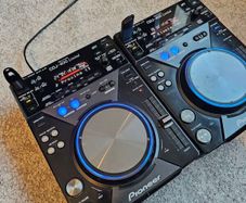 2 x Pioneer CDJ 400 Limited Edition