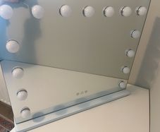 Hollywood vanity mirror LED lights