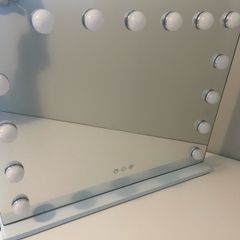 Hollywood vanity mirror LED lights