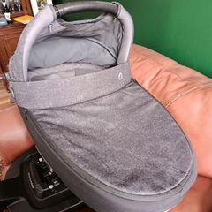 Maxi Cosi Jade lie-flat car seat