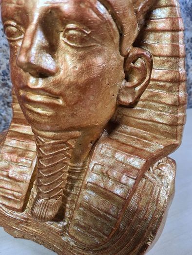 cast concrete Egyptian Pharoah Tutankhamun King Tut statue indoor outdoor ornament garden patio porch conservatory