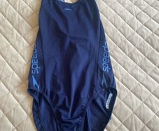 Speedo swimsuit size 40