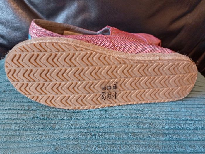 Girl shoes TOMS