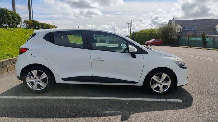 2015 Renault Clio IV 1.2 Petrol Ideal Starter Car