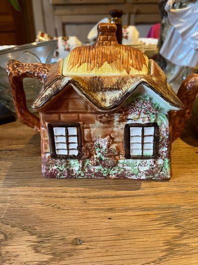 vintage Cottage teapot