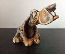 Vintage BASSETT HOUND DOG Figurine 1984 John Raya Beasties of the Kingdom