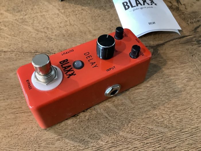 BLAXX Stagg Analog Delay guitar pedal box (Boss DM-2 copy)