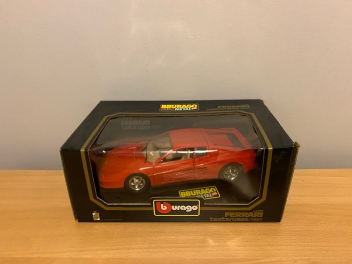 Ferrari Testarossa 1984 1/18 Burago Model Car