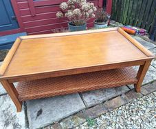 Large coffee table - good condition Dimentions: 34 inches wide, 57 inches long, 20 inches high.