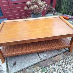 Large coffee table - good condition Dimentions: 34 inches wide, 57 inches long, 20 inches high.