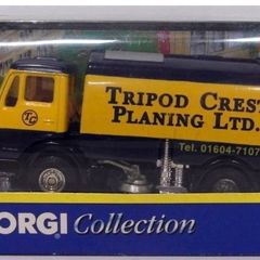 Corgi Streetsweeper Tripod Crest