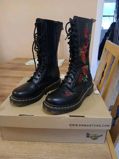 Dr.Marten 14 hole, Rose boots, like new UK5