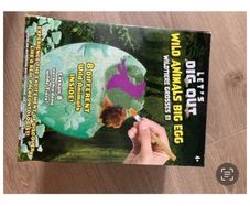 Let's dig out wild animals big egg