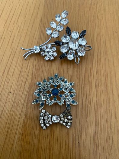 Old Diamante Broaches (3)