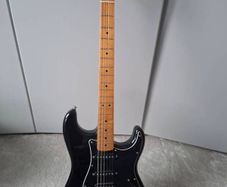 Squier Cv 70s Strat Hss Mn Blk