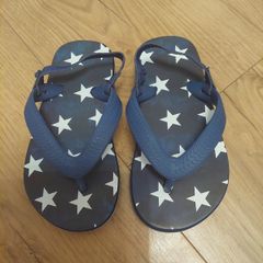 H&M flip flops (Size 7-8)
