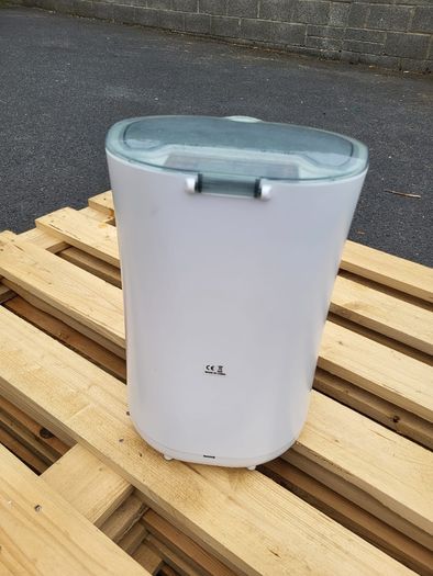 Pet Food Dispenser