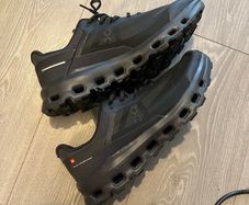 On Cloudvista 2 Shoes size UK 10