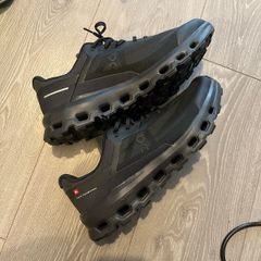 On Cloudvista 2 Shoes size UK 10