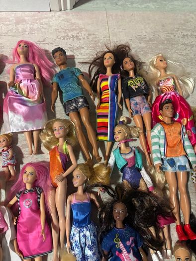 Barbie Toys and Dolls Bundle,