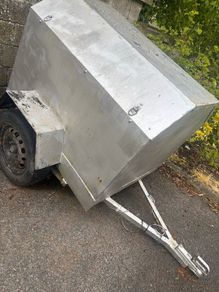 dog trailer