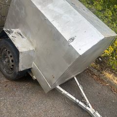 dog trailer
