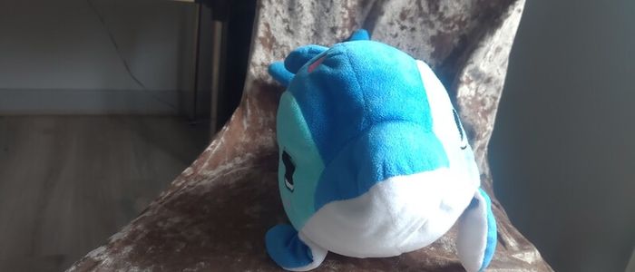 Plush toy dolphin like new
