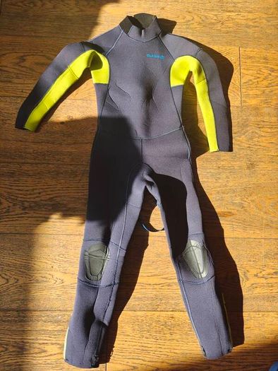 Kids wet suit - 10