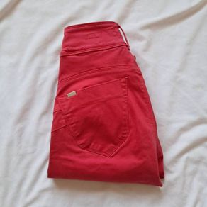 Salsa secret jeans Size 28/32 Zip fly Red in like new condition