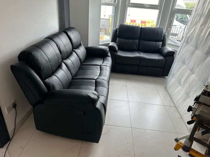 Brand new Black leather Reclining Sofas sets