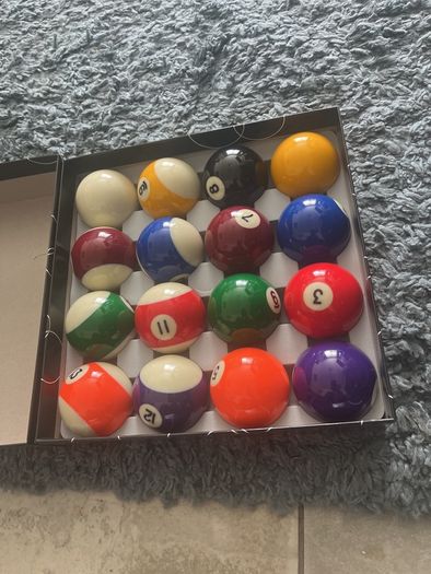 Pool balls