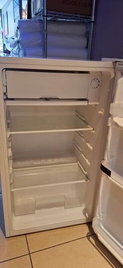 under counter fridge with small freezer
