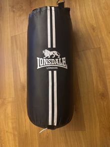Punching bag with chains