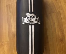 Punching bag with chains