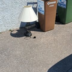 Lamp free to go