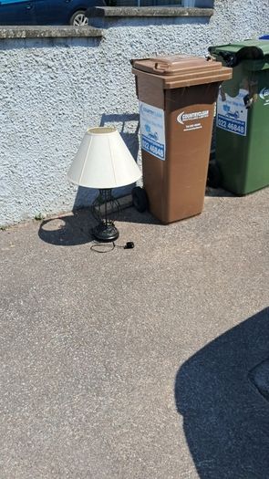Lamp free to go