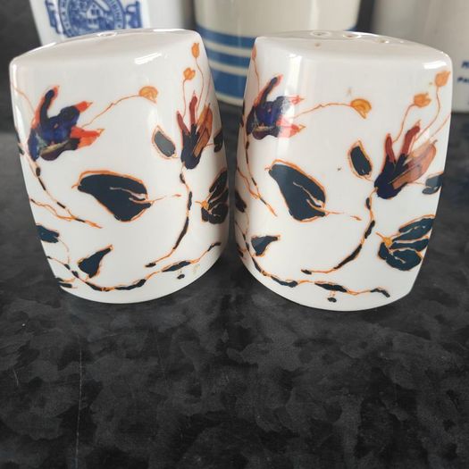 Stunning set of Thomas Porcelain Germany hand painted salt and pepper set, Art Deco style