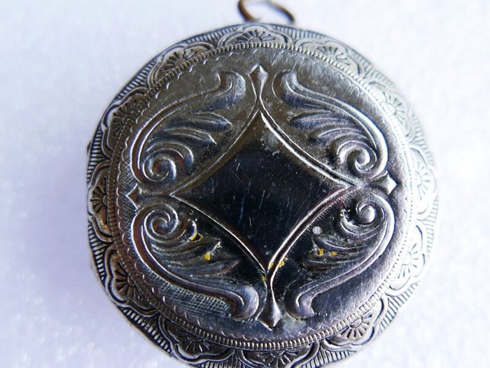 Vintage Photo Locket Pendant