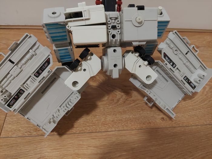 Transformer G1  Metroplex