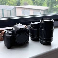 Canon EOS 2000D / Rebel T7 + 18-55mm + Telephoto Lens Kit (Mint)