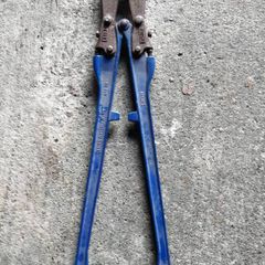 bolt cutter