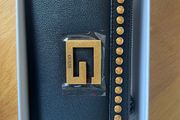 Guess Purse. Christmas gift idea.
